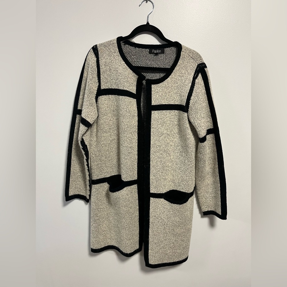 Papillon Knit Cardigan Black Cream Contrast Size Large